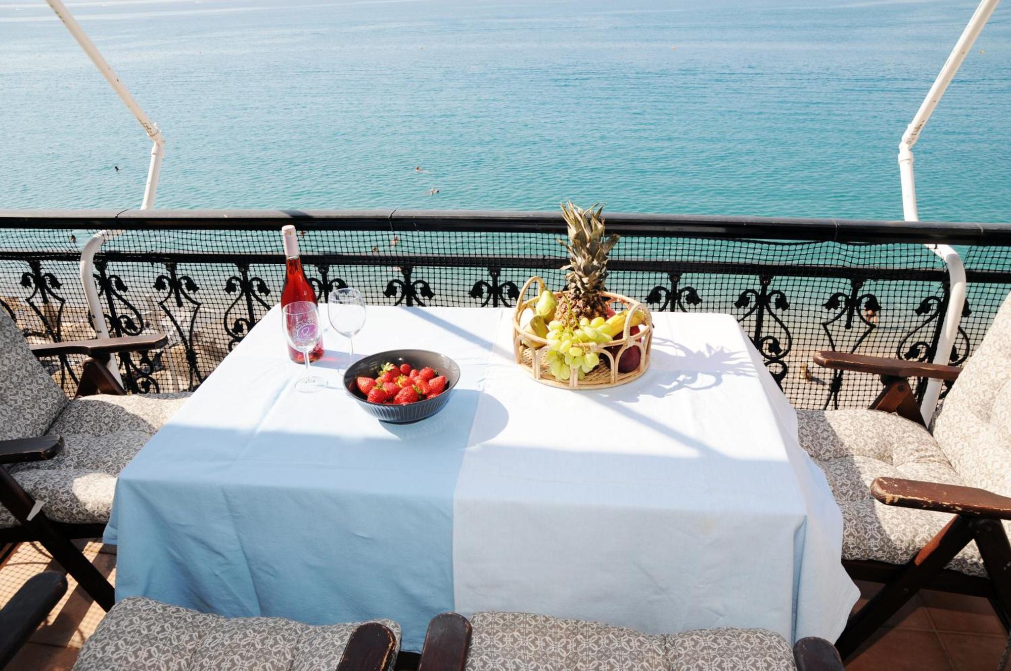 Amazing Condo By The Beach لوتراكي المظهر الخارجي الصورة